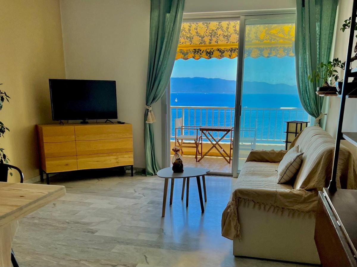 Appartement Avec Magnifique Vue Mer アジャクシオ エクステリア 写真